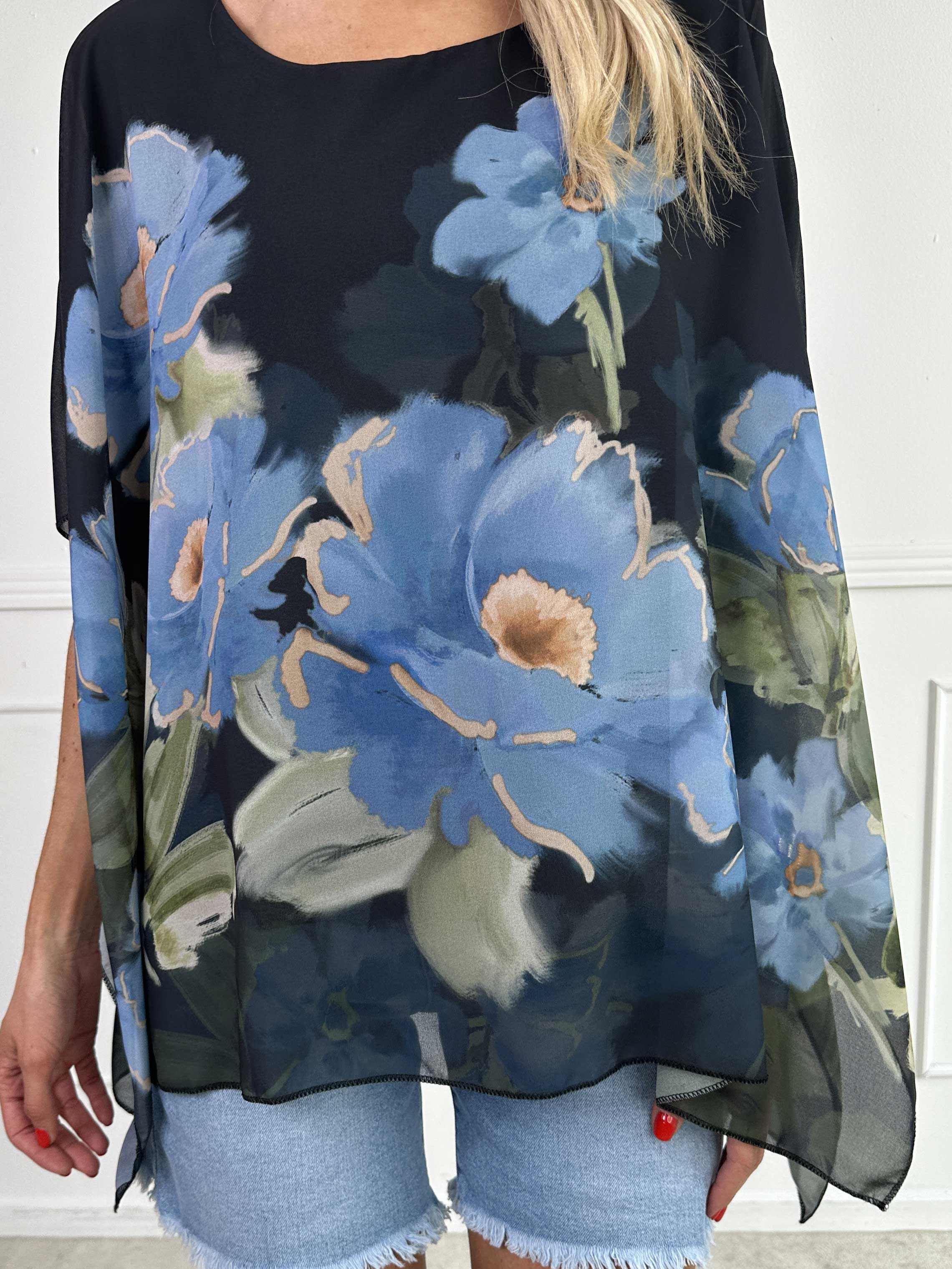 Mirabella Shirt - Söt tunika med löst chiffonglager med blommiga motiv